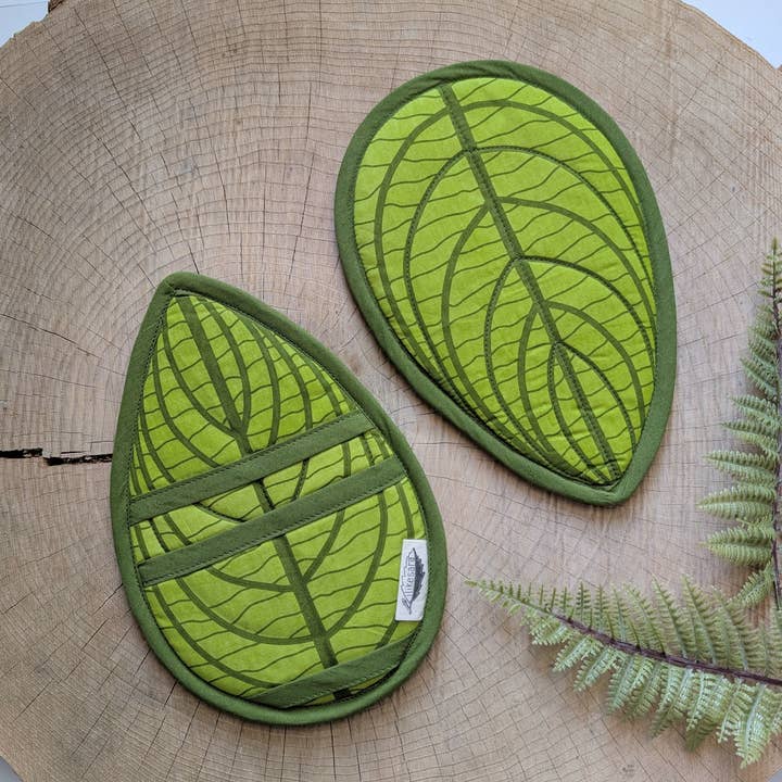 ilikesara | art + goods - Wholesale Oven Mitt/Pot Holder - insulated pot holder / hot pad | leaf - green1