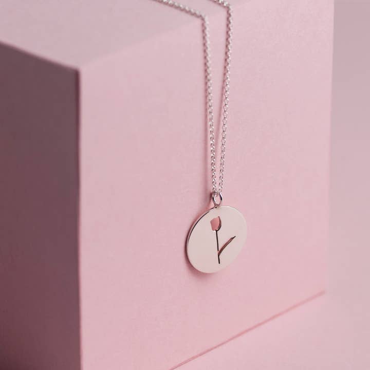 Ciondolo a forma di tulipano in argento - Collezione Blomst per la vendita all'ingrosso da parte di Hannah Weston Jewellery