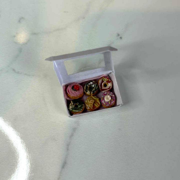 PrettySpookyDesigns - Wholesale Doll accessory kit – Kids - Miniature dolls house donut box : Polymer clay donuts 1 / 129