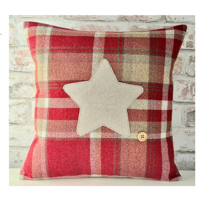 Coussin carré en forme d'étoile pour la vente par Sweet Williams