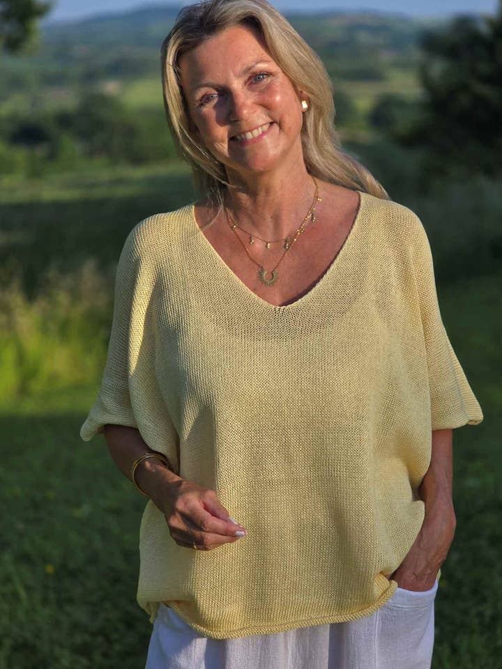 Cadenza Italy Ltd - Wholesale Knit Top - Women's - Cotton Blend V Neck Tunic Top13