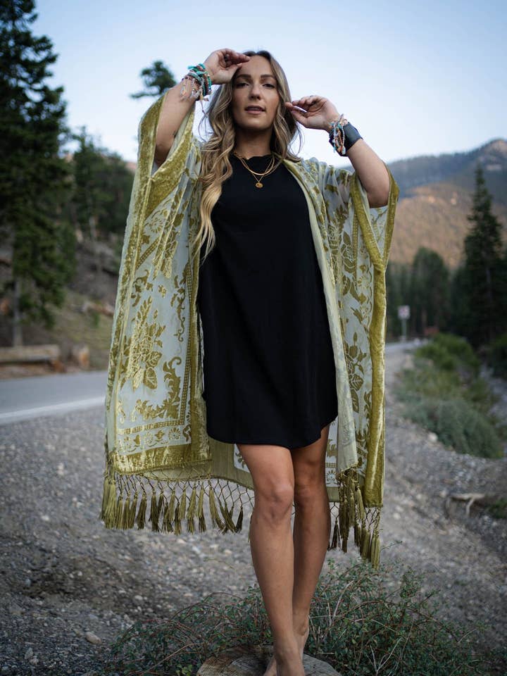 Three Bird Nest - Vente Kimono – femme - Favori d'hiver : Kimono en velours Crushin' On You - Olive0