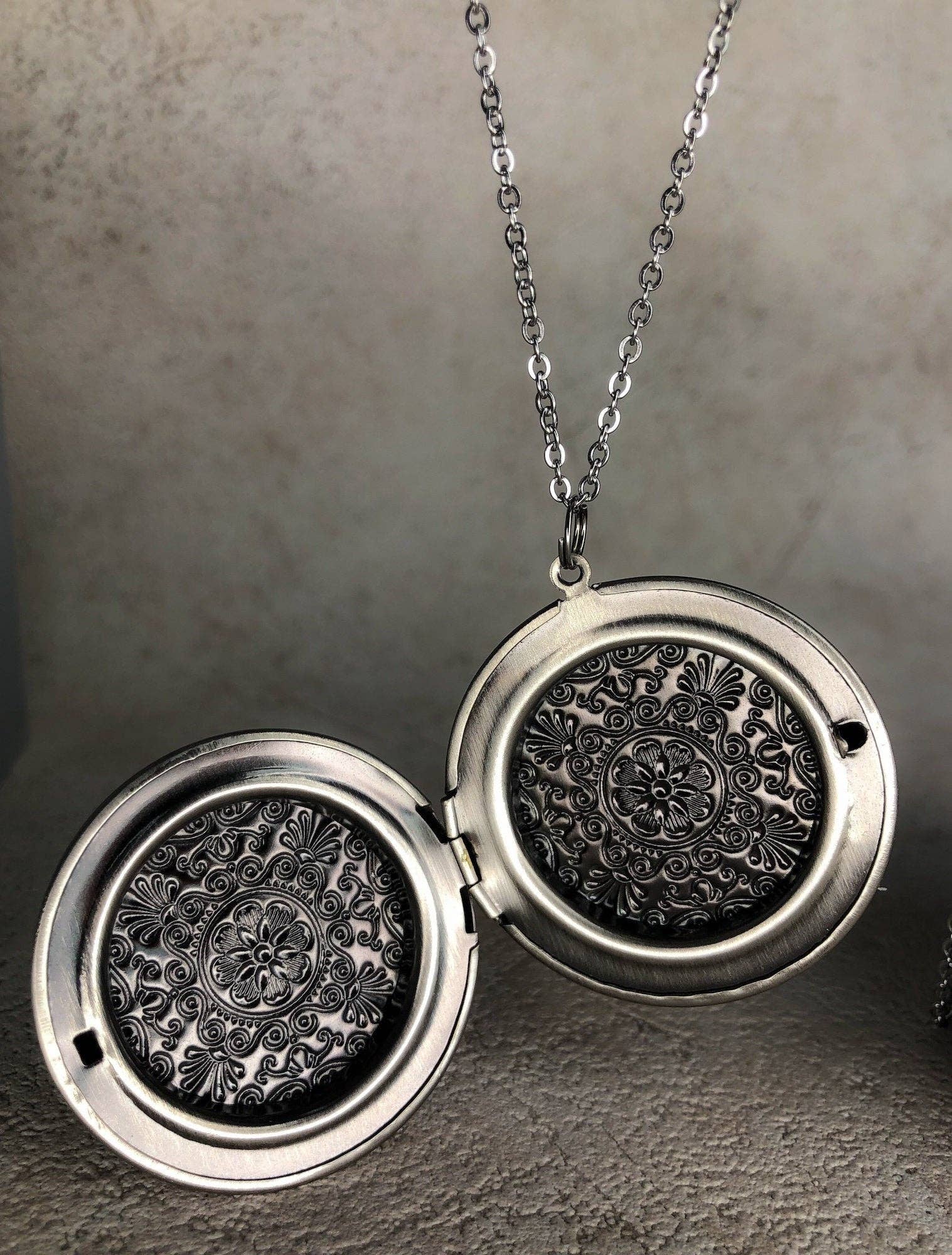 MadamLili - Wholesale Halskettinghanger - GEPERSONALISEERDE FOTOMEDAILLON KETTING MET FOTOSERVICE17