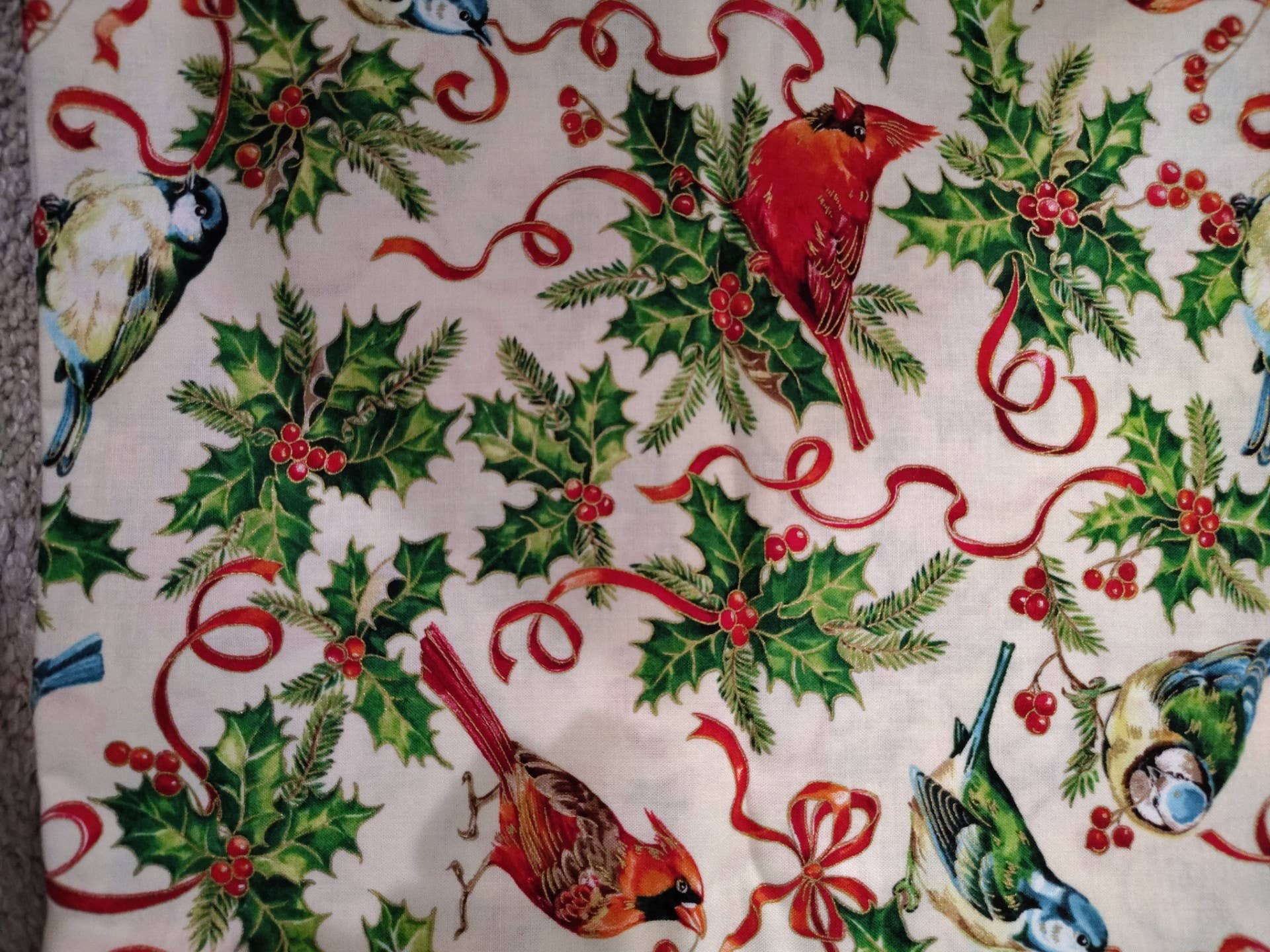 Sheryl's Stitchery Niche – Organizador/armazenamento de cozinha por atacado – Tigelas de Tecido para Micro-ondas com Cardeais e Ramo de Azevinho1