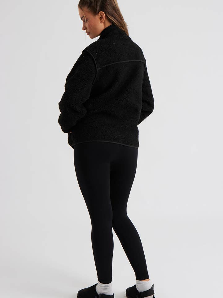 Urban Bliss – wholesale Fleece – Women′s – Black Fleece Jacket