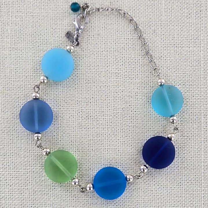 Bracelet en verre dépoli B327 pour la vente par Sadie Green's Jewelry