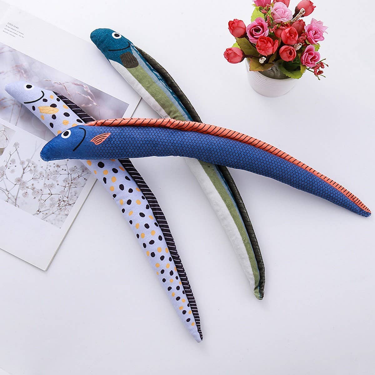 PAWPAWwholesale - Wholesale Pet Toy - Cat - Crinkle Catnip Eel Toy for Interactive Play_CWMM54004