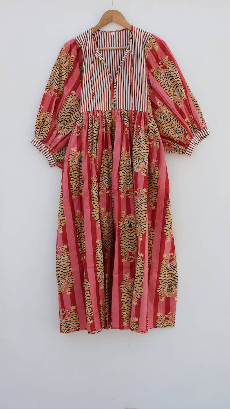 bhavnas boutique - Vendita all'ingrosso Vestito - Donna - Abito lungo con stampa tigre, scollo profondo e lacci2