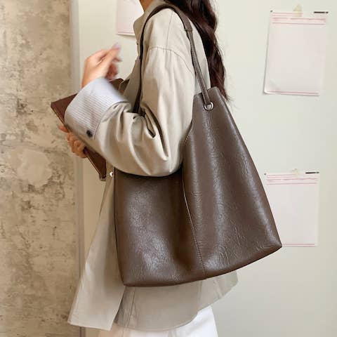 Pretty Persuasions - Wholesale Shoulder Bag - Women's - P24106 Large Microfiber Leather Hobo Bag w/Cosmetic Pouch