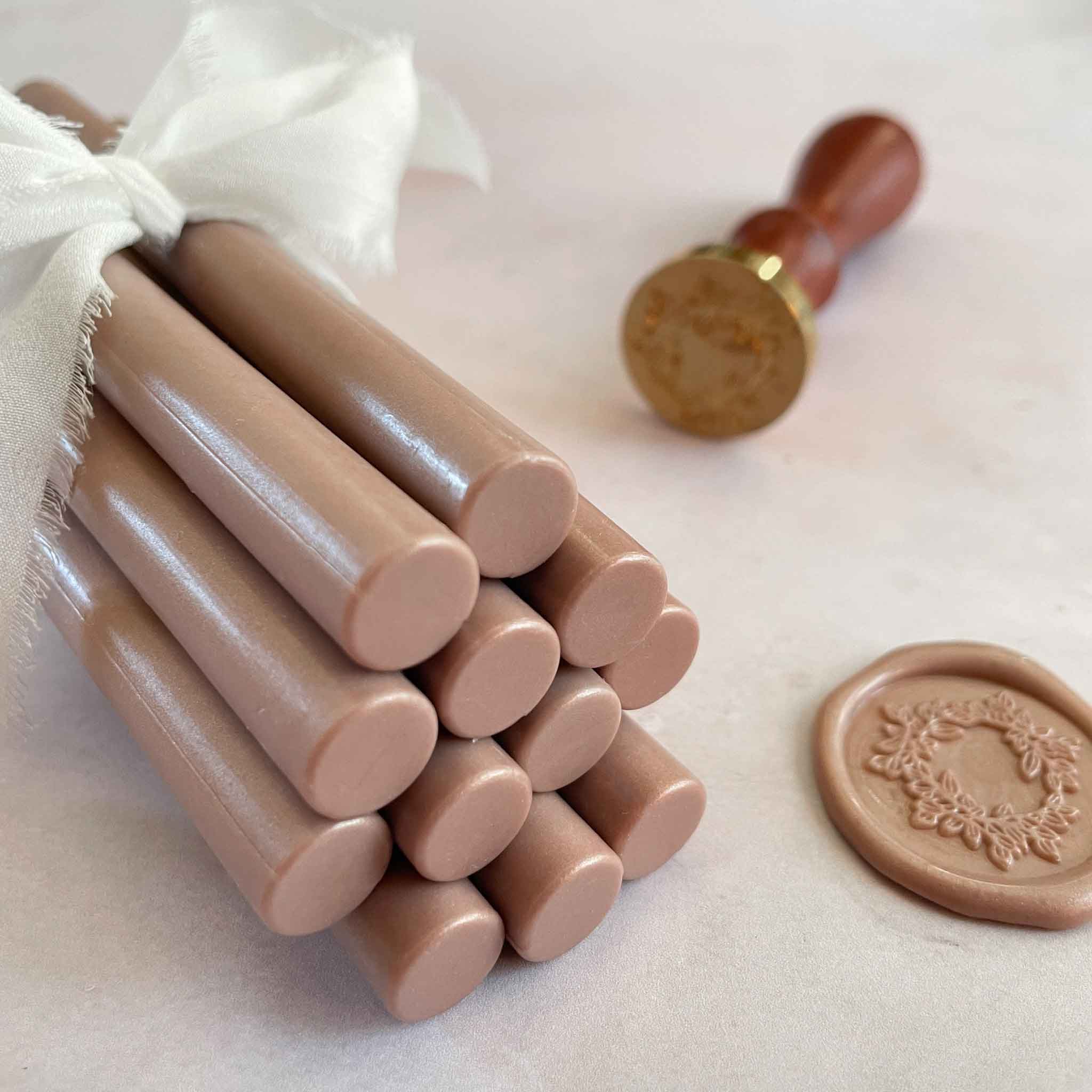 The Natural Paper Company - Wholesale Sealing Wax - Mocha Mousse Sealing Wax Sticks | 11mm | Plastic Free0