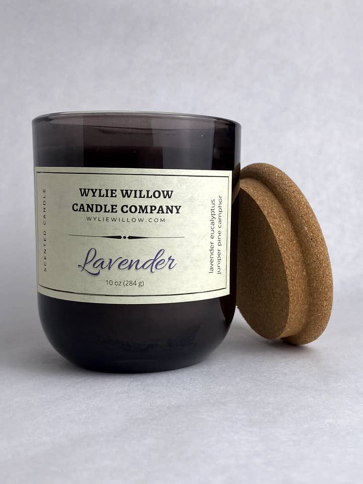 Bougie parfumée lavande pour la vente par Wylie Willow Candle Company
