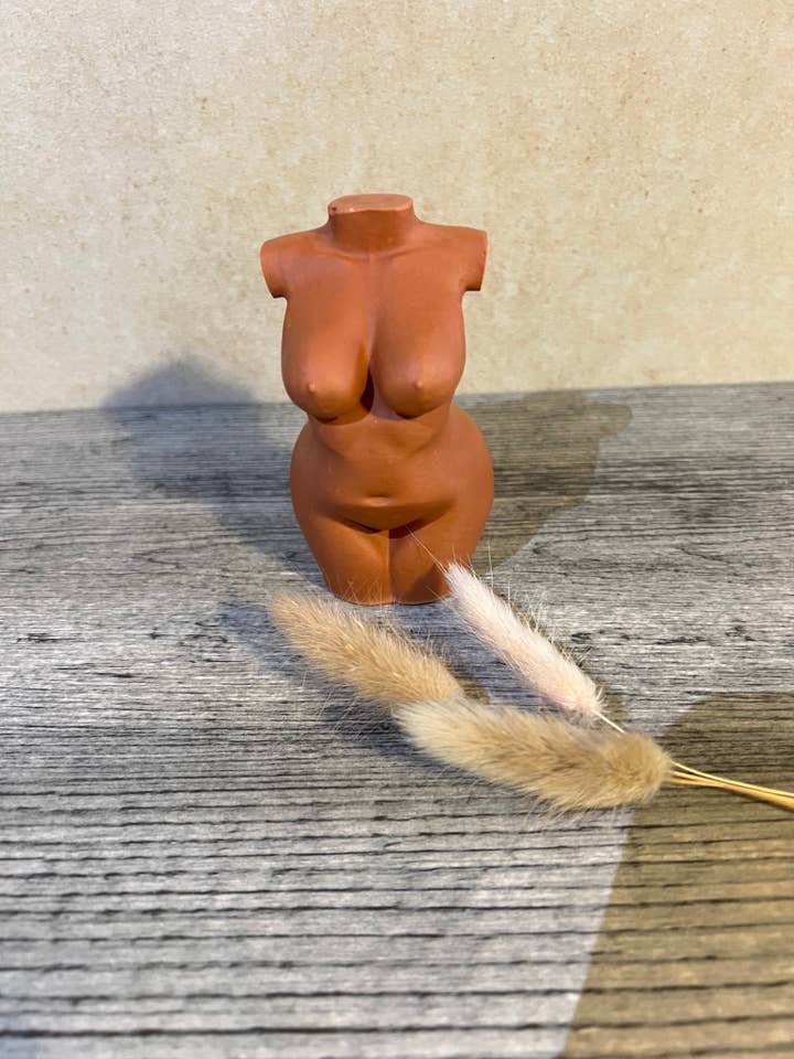 Figurine féminine Curvey/Grande taille, petite statue, décoration pour dame pour la vente par EMB Pretty