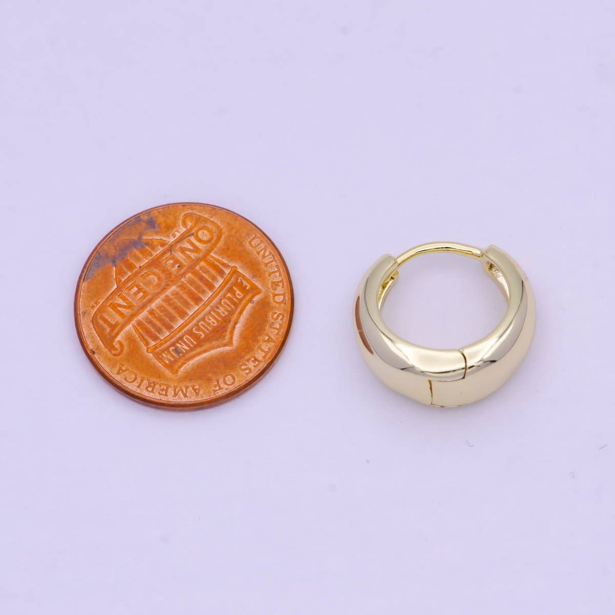 Aim Eternal - Vente Petits anneaux - Créoles minimalistes Huggie hypoallergéniques remplies d'or 14 carats T-1352