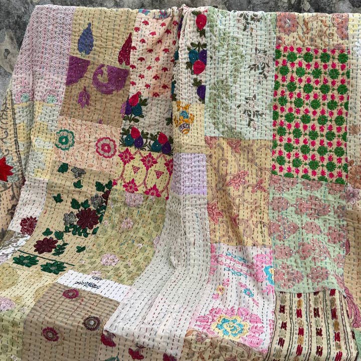 GYPSY STUDIO - Wholesale Quilt - Hand Embroidery Cotton Kantha Patchwork Queen Size Quilts2