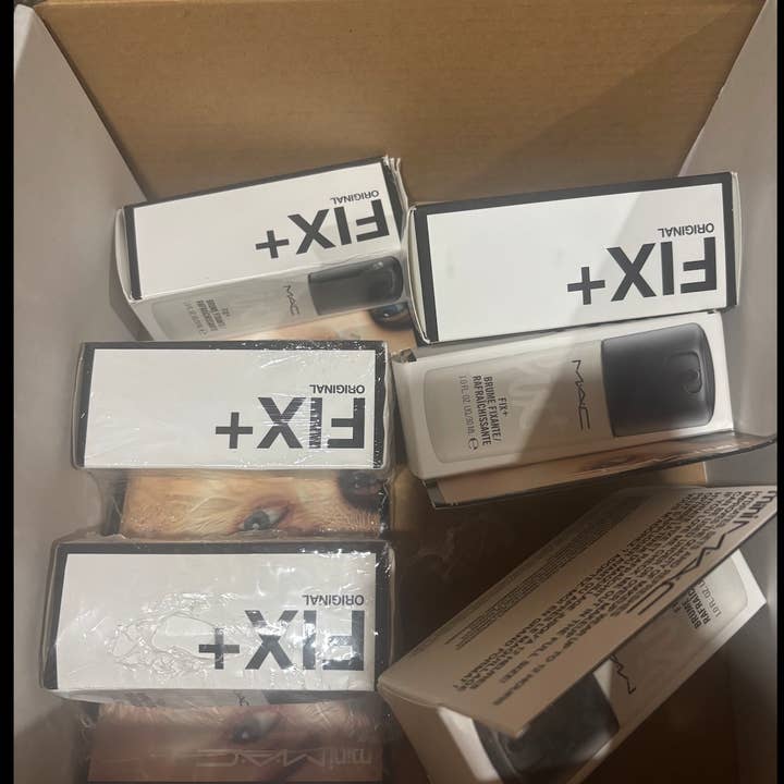 MAC FIX+ Spray Fixador Original (6 unidades) por atacado de Kitty and Co./Make Up Store Near Me