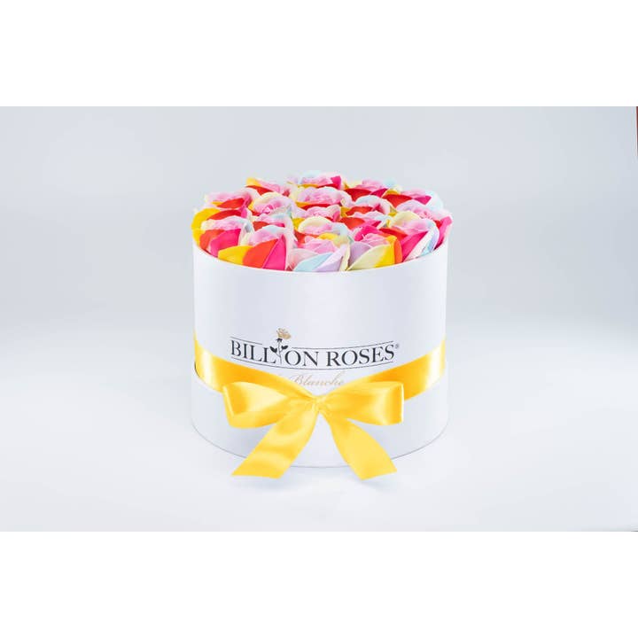 Billion Roses by Blanche - Wholesale Artificial Flowers - Mittlere und Weiße Box mit Ewigen Rosen1