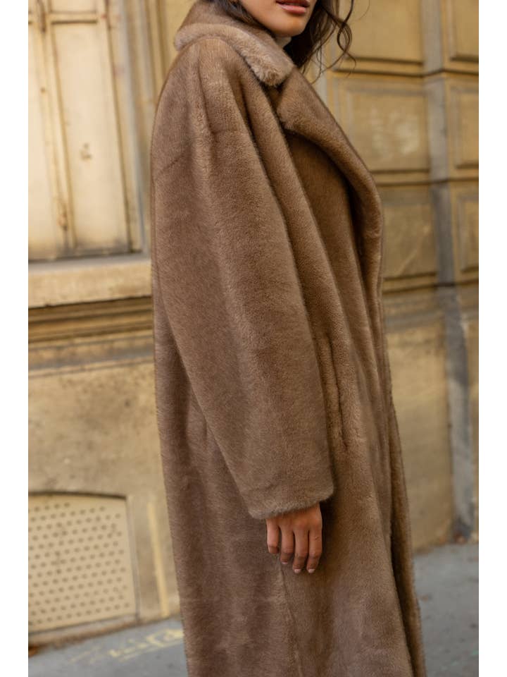 Attentif Paris - Wholesale Fur/Faux Fur Coat - Women's - Long synthetic fur coat with lapel collar43