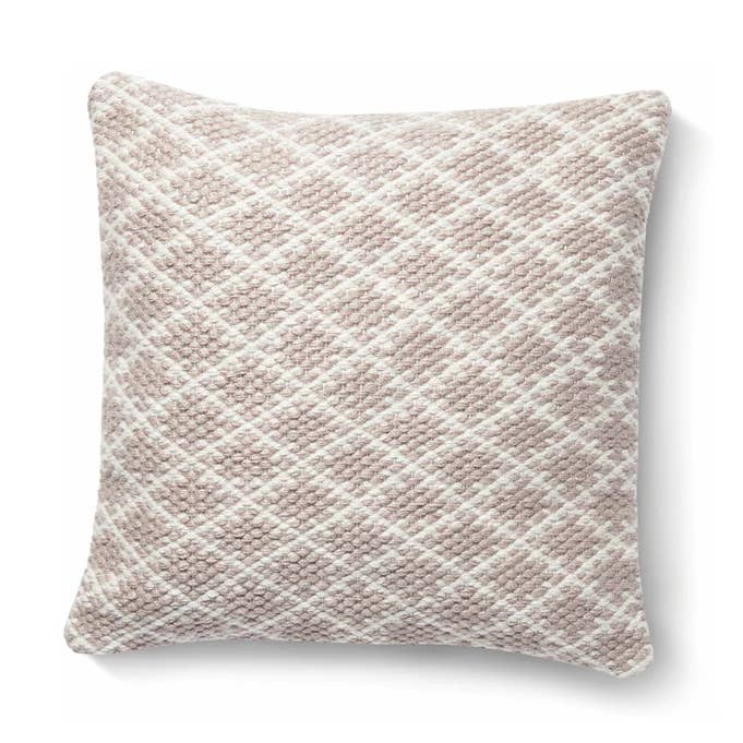 Hug Rug Vævet Trellispude Natur for engroshandel hos Phoenox Textiles