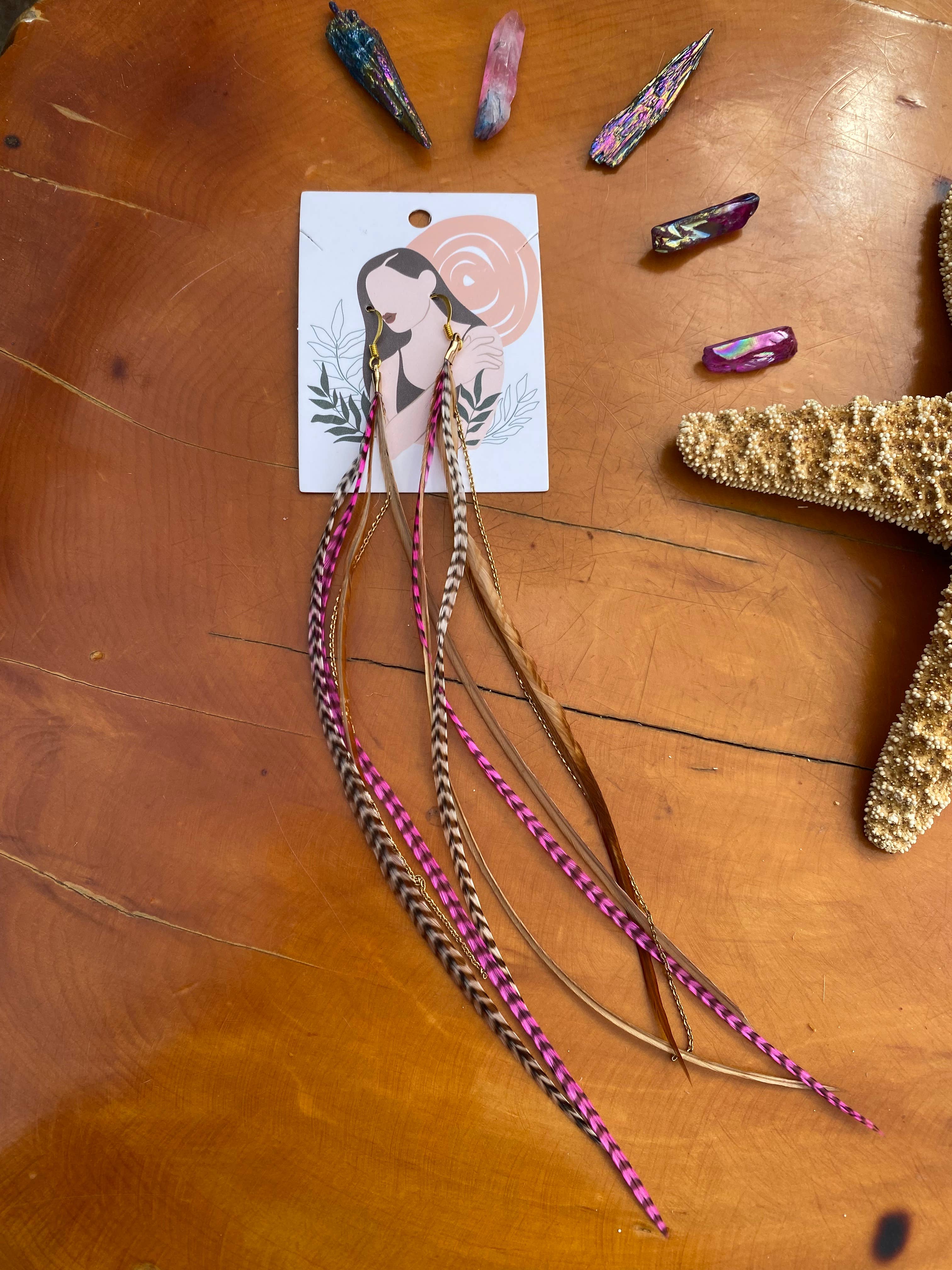 Sea Gypsy Designs - Vendita all'ingrosso Orecchini pendenti - Orecchini Piuma Spirito Libero7