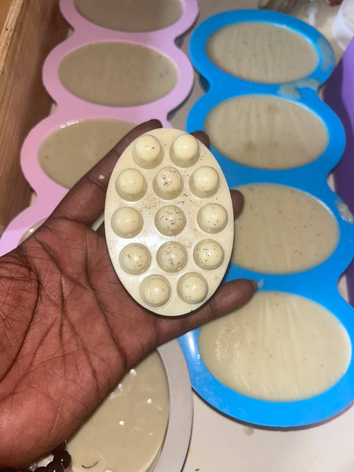 Hair Crack Herbal Shampoo bar for wholesale by DWZ AND Mystics