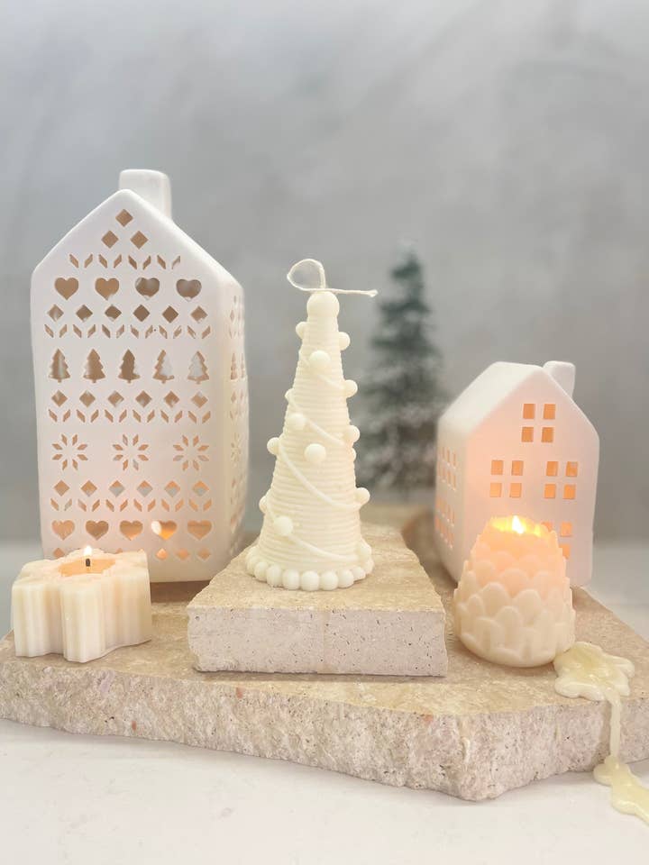 Albero di Natale con palline per la vendita all'ingrosso da parte di Mummy&Mia Candles