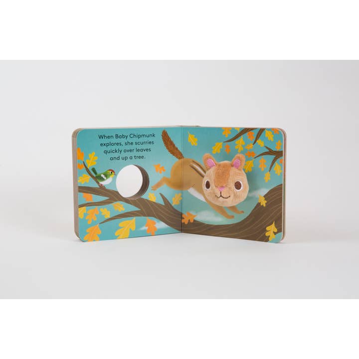 Chronicle Books - Wholesale Baby & Toddler Book (0-2) - Baby Chipmunk: Finger Puppet Book3