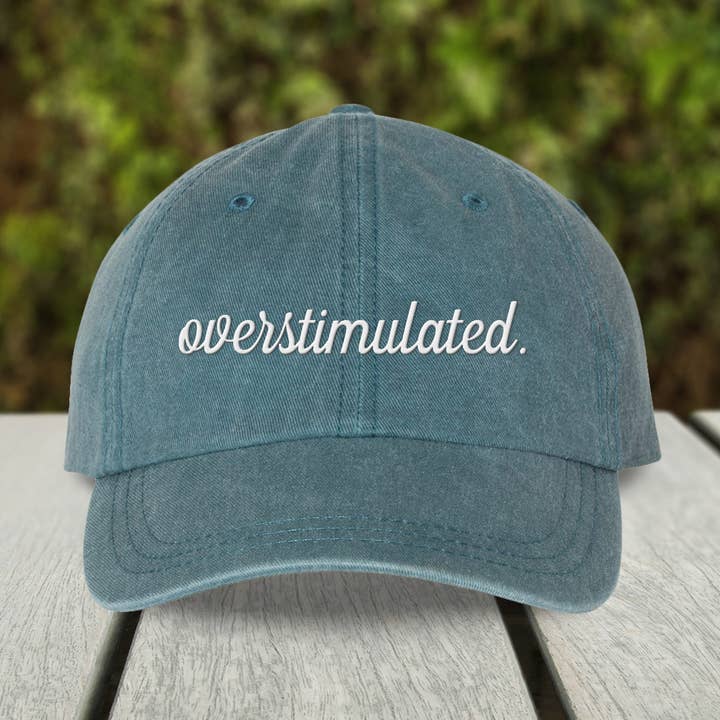 Overgestimuleerde Geborduurde Pigmentgeverfde Vaderpet voor wholesale door Lucky Luna Apparel