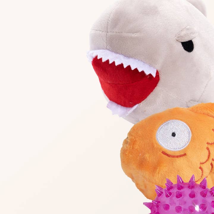 Downtown Pet Supply - Wholesale Knuffelspeeltje - Hond - 2-in-1 knuffelspeelgoed met haaien en kippen2