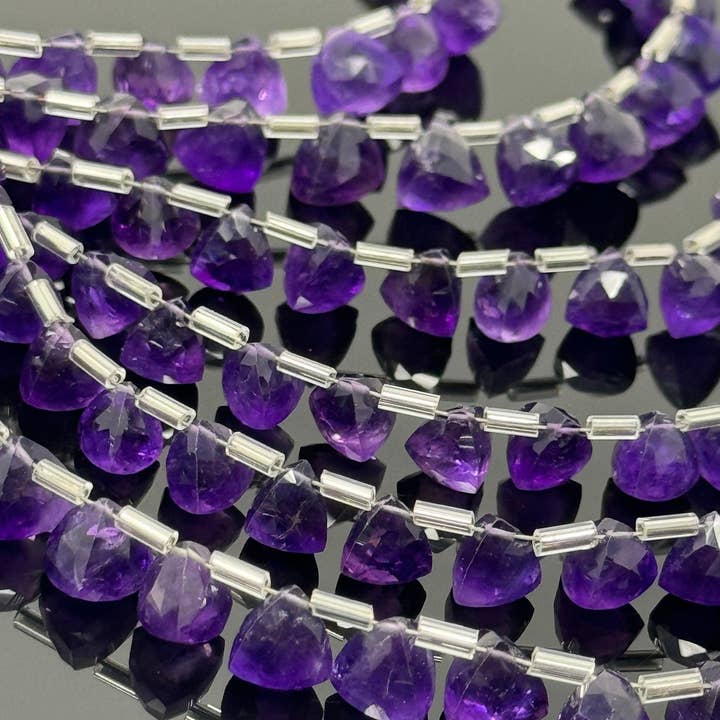 Perles de pierres précieuses briolette en forme de billion d'améthyste africaine de 7,5 pouces, vente en gros de perles en vrac, perles fantaisie en améthyste de qualité AAA pour la vente par Akstar Gems