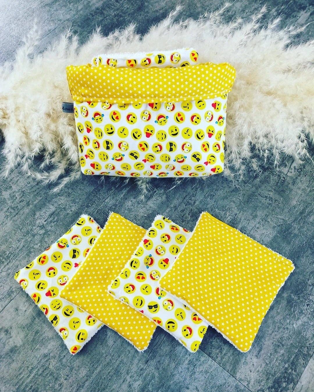 LES PETITS TITOUS - Wholesale Makeup Remover - BASKET SET AND SET OF 8 ASSORTED WASHABLE WIPES16