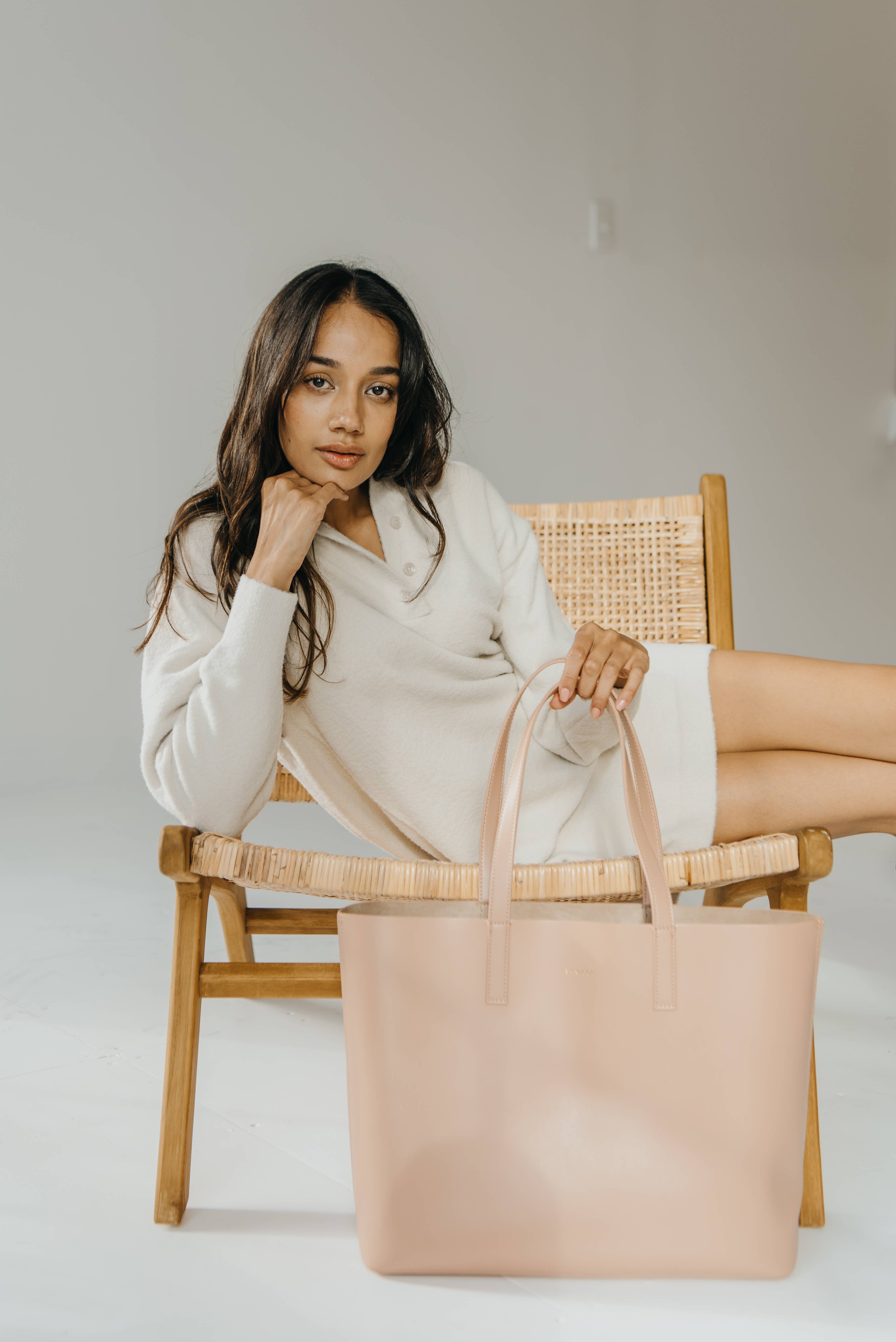 Samara Bags - Wholesale Tote Bag - Women's - The Apple Leather Tote5