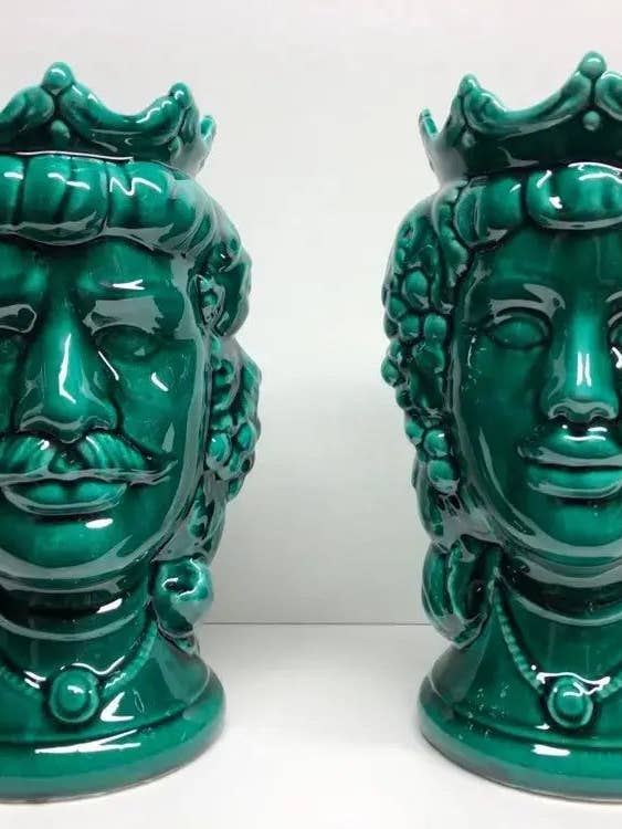 Kalat Moor's Heads Caltagirone Keramiek Fruit cm H.26 L.16 Artisan Crystal Green voor wholesale door DD Ceramiche Siciliane