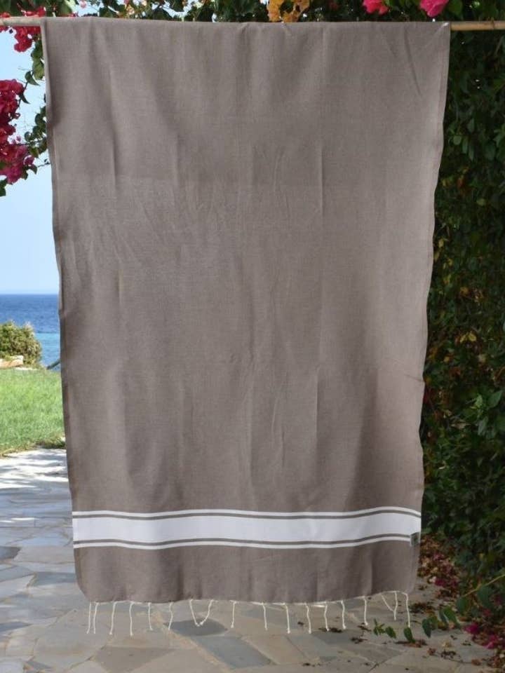 Classic taupe fouta for wholesale by Fouta Tunisia