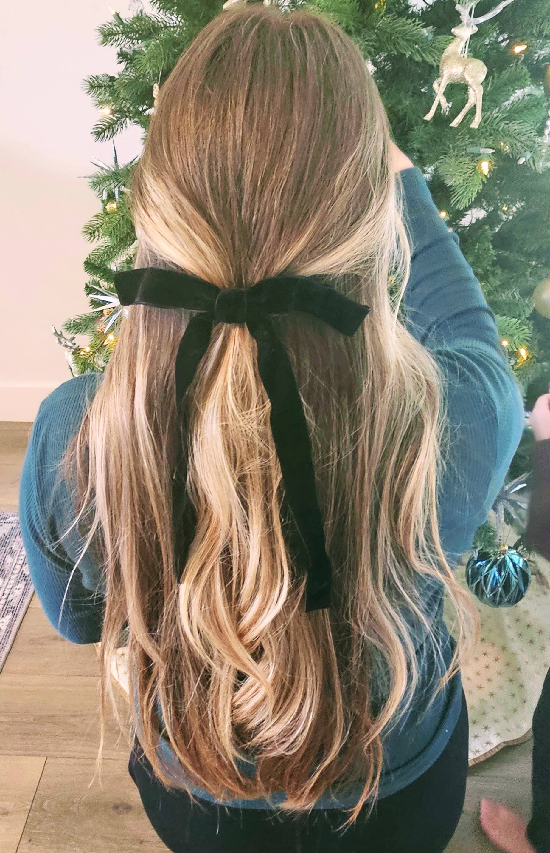 Svart sammet Svart sammetsjulrosett för wholesale på Faire