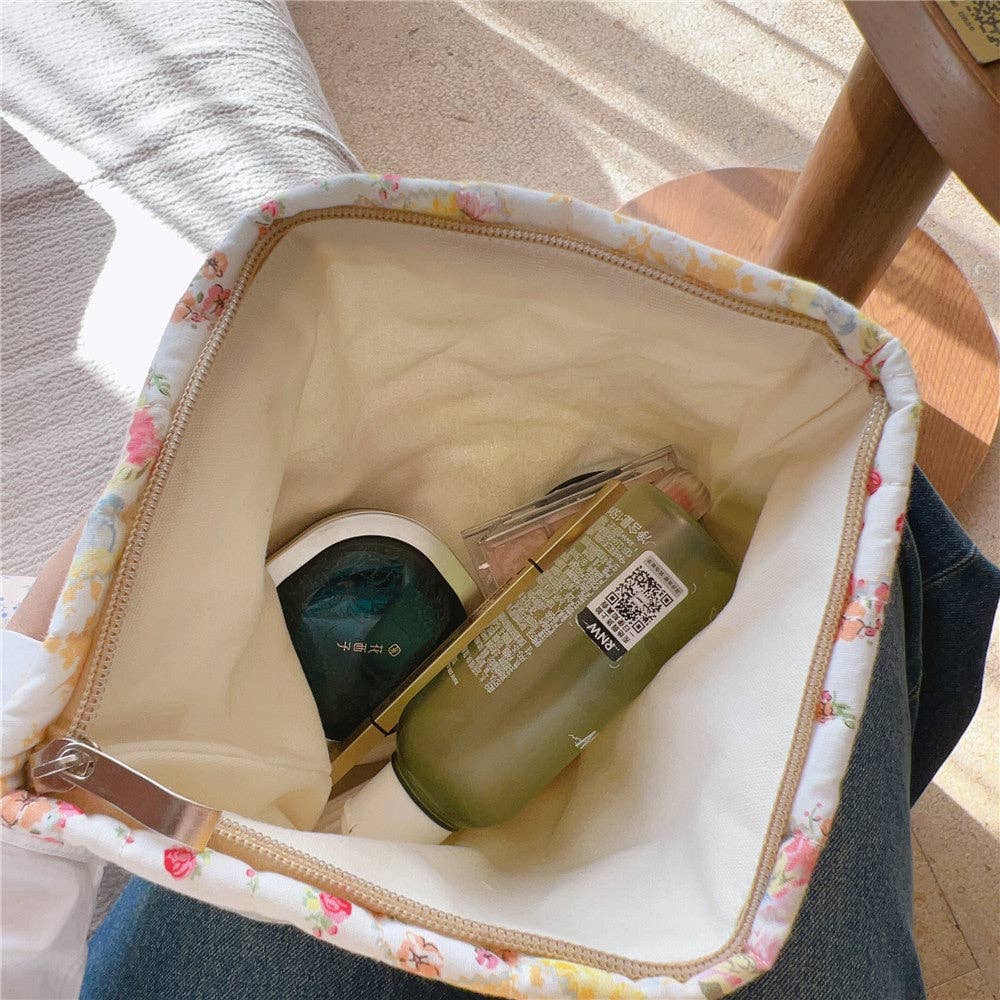 Dipped Shop - Wholesale Makeup/Cosmetic Bag - Flower Print Padded Large Capacity Make Up Bag DPB24173