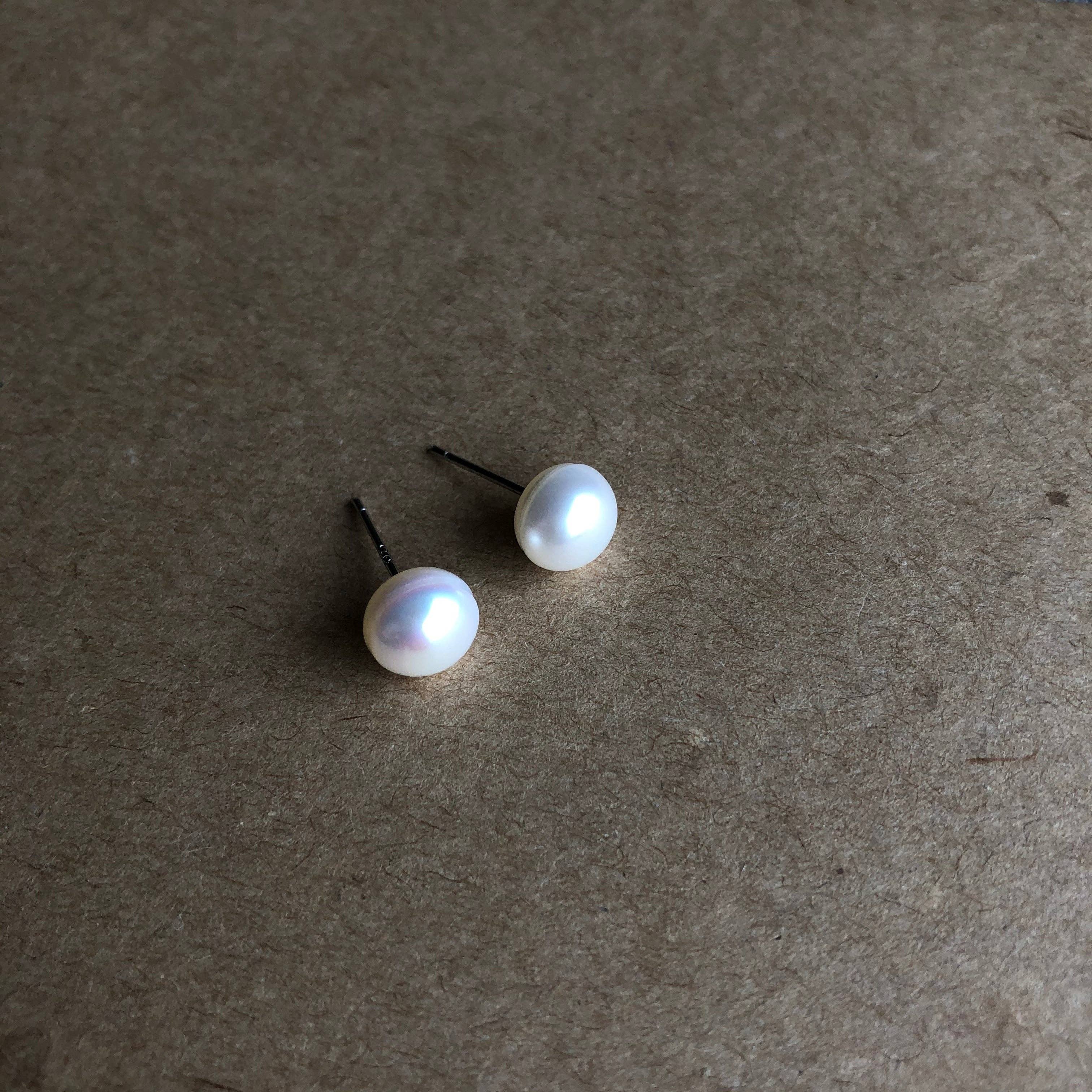 Naked Sage - Wholesale Stud/Post Earrings - Pearl Studs | Cream3