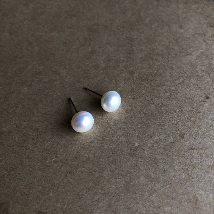Naked Sage - Wholesale Stud/Post Earrings - Pearl Studs | Cream3