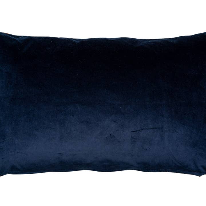 Lineage Botanica - Wholesale Throw/Decorative Pillow - Pillow: Antique handwoven pillow, Romanian wool - P3861