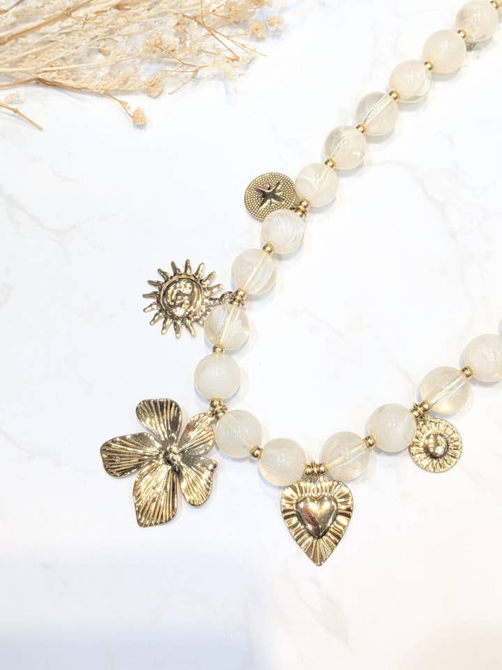 5-Petal Flower Necklaces for wholesale by LOLO & YAYA