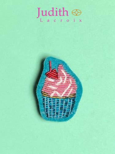 Broche-Cupcake for wholesale by JUDITH LACROIX