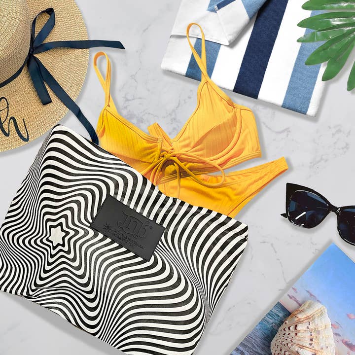 JNBFASHION.COM – Großhandel Beutel – Damen – Strandtasche aus 100% beschichtetem Tyvek-Material mit geometrischem Design5