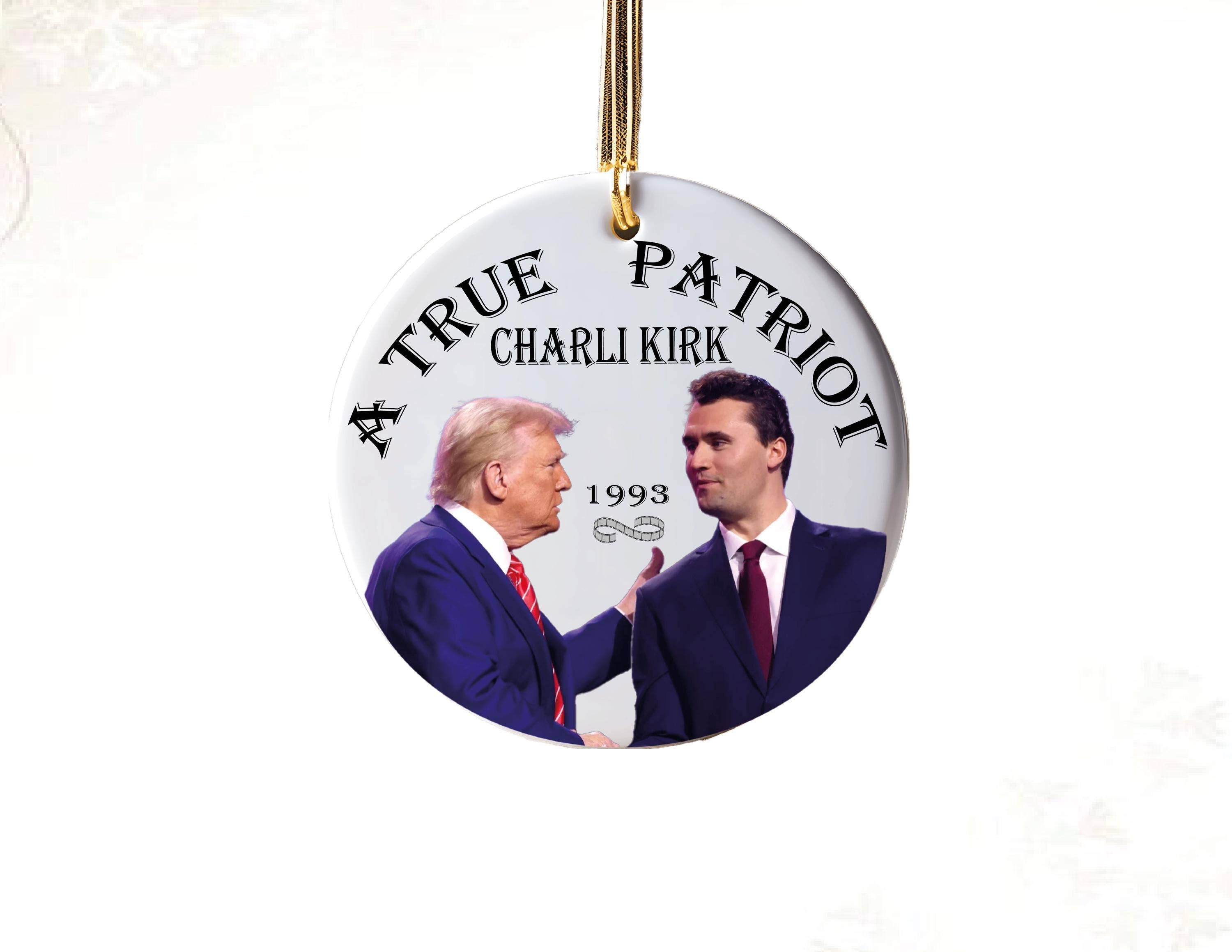 Embrova - Vente Objets de décoration - Ornement patriotique Charlie Kirk, ornement de Noël républicain2
