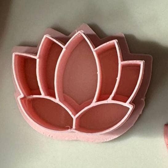 Præget lotus skærer for engroshandel hos S.I. Originals