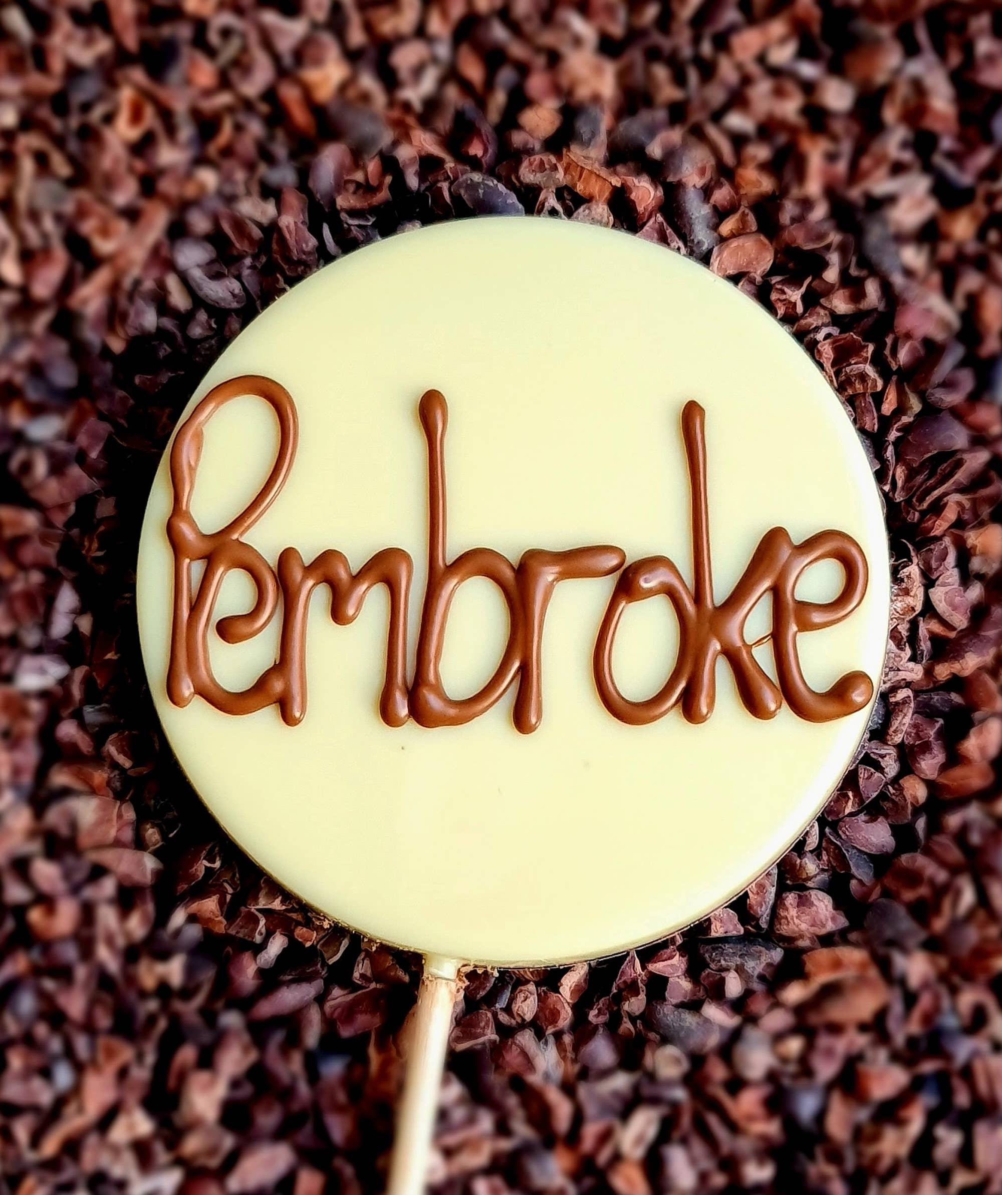 Cwtsh Chocolate - Wholesale Lollipop - Personalised chocolate lollipop5