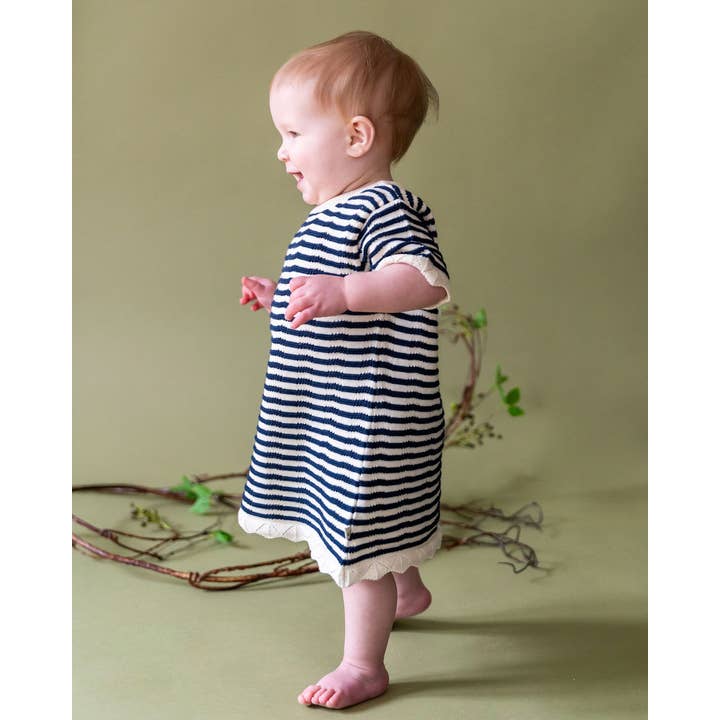 Abito a tunica in maglia a righe Pointelle & Navy (biologico) per la vendita all'ingrosso da parte di Viverano Organics