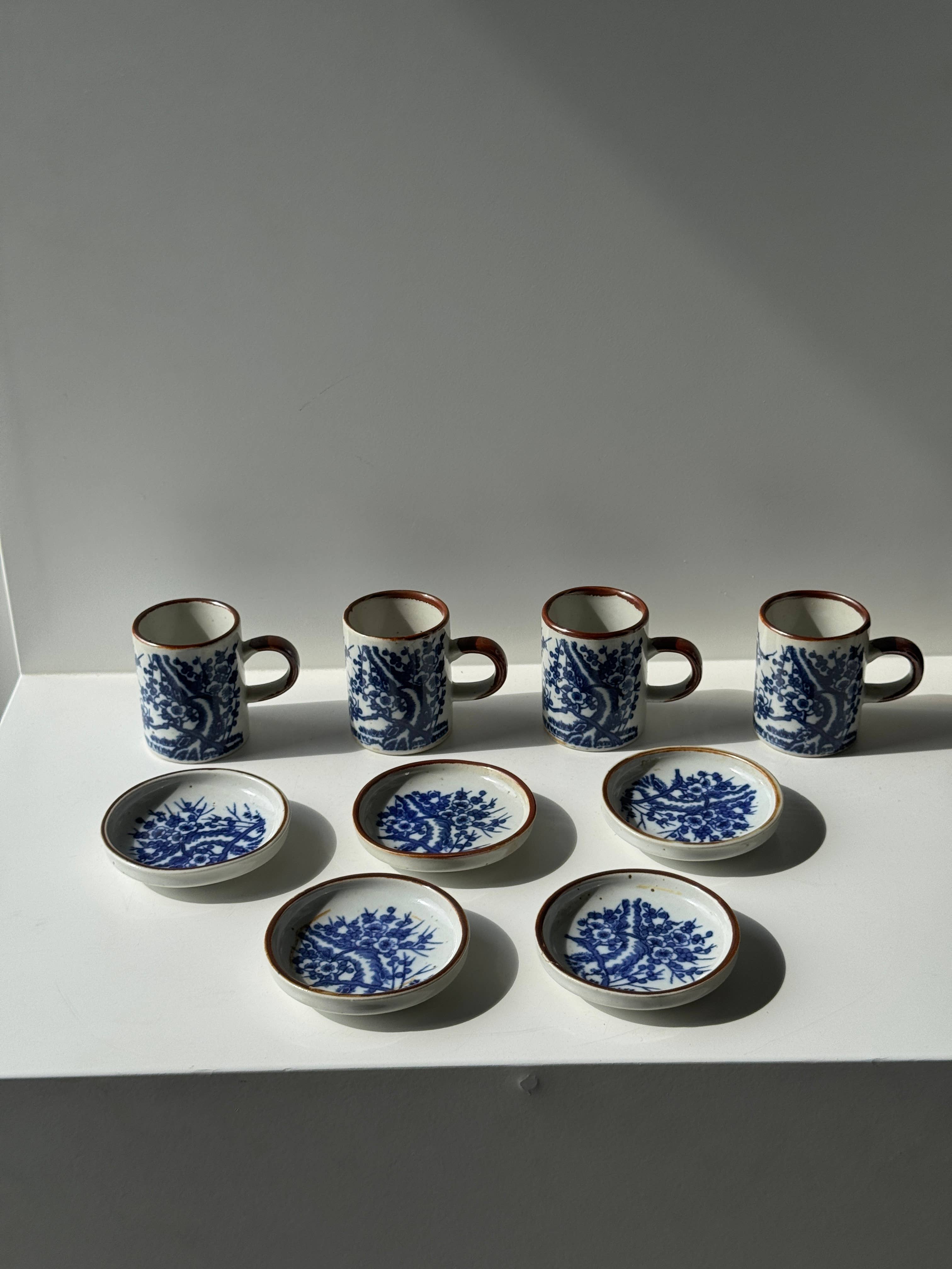 Blue Set of 4 small cups and their saucers with landscape decoration for wholesale on Faire20