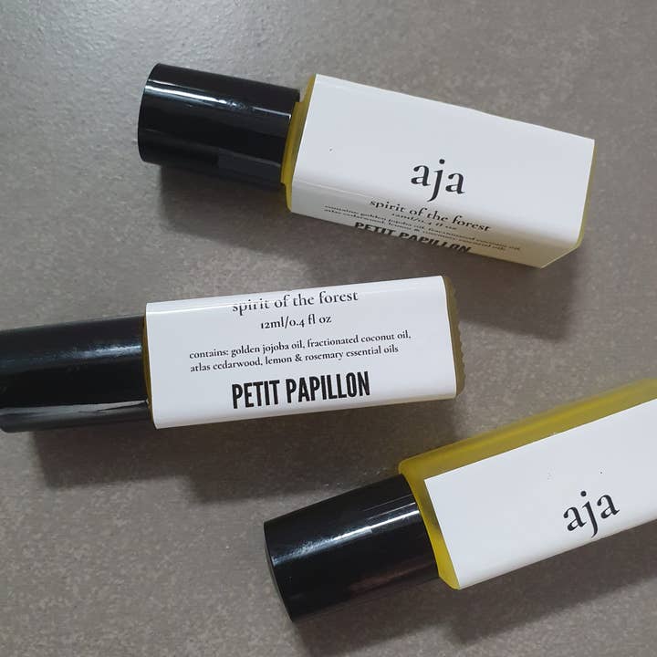 Olio profumato Aja Botanical per la vendita all'ingrosso da parte di Petit Papillon