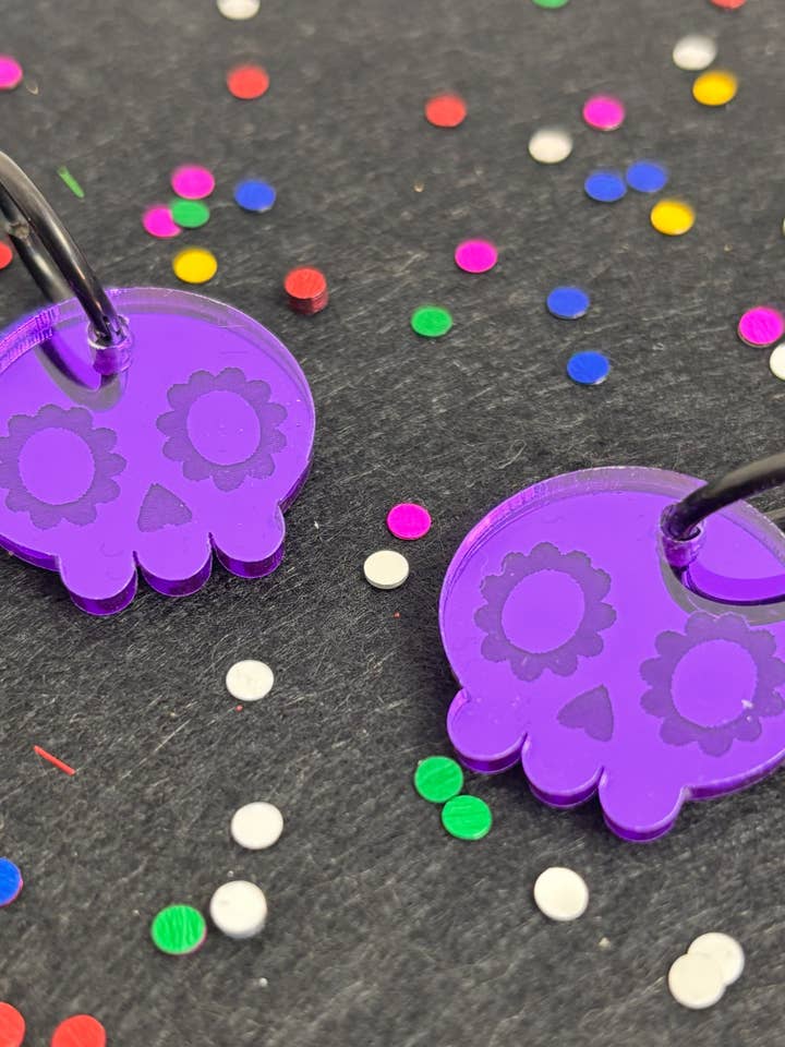 Pendientes de Calavera Kawai en Acrílico Espejo morado para venta al por mayor de LadyRockCreaciones