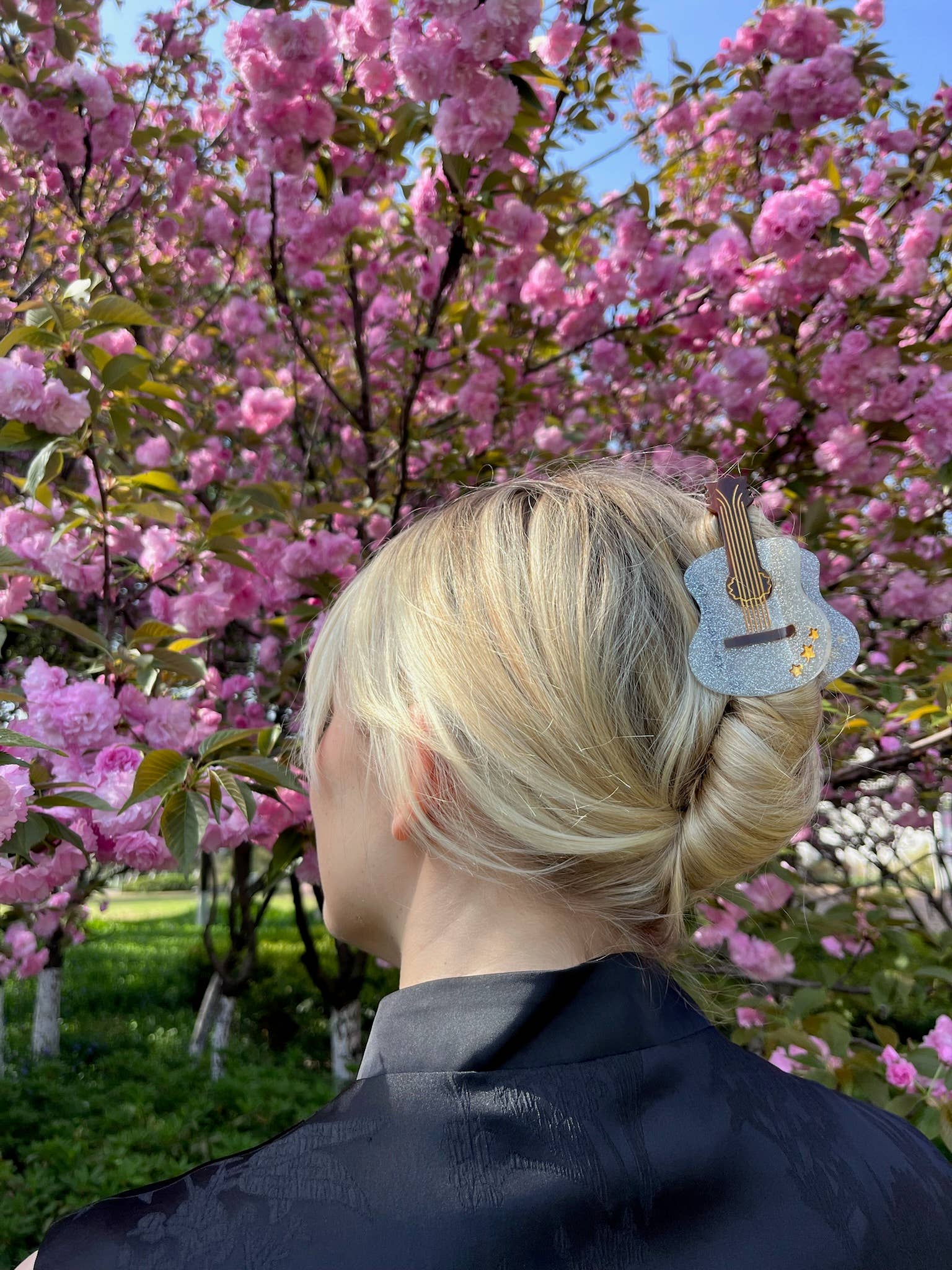 Solar Eclipse - Vendita all'ingrosso Fermaglio per capelli - Donna - Fermaglio per capelli a forma di artiglio per chitarra dipinto a mano | Ecologico | Western4