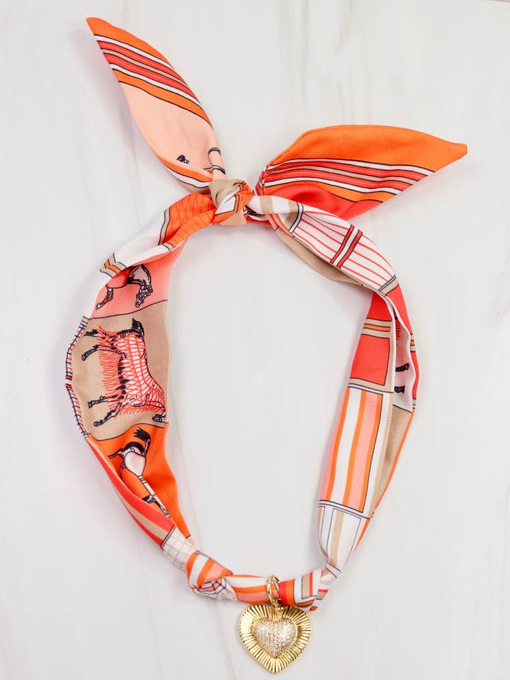 Collier Charm Écharpe Lillie ORANGE TAN pour la vente par Caroline Hill